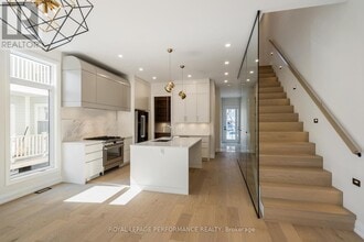 31 Commanda Wy in Ottawa, ON - Building Photo - Building Photo