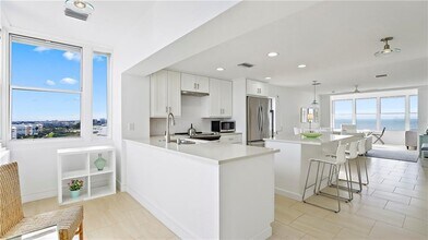 7000 Beach Plaza in St Pete Beach, FL - Building Photo - Building Photo