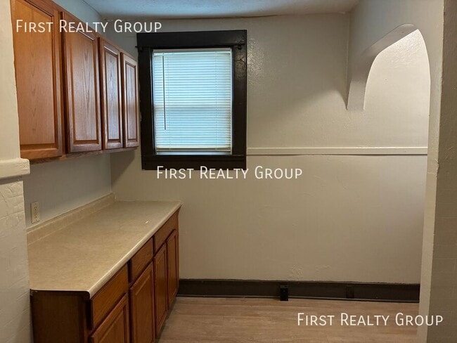 3216 Hoover Ave in Dayton, OH - Building Photo - Building Photo