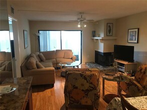 105 Lakeview Way in Oldsmar, FL - Building Photo - Building Photo