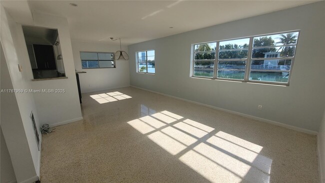 200 S Shore Dr in Miami Beach, FL - Building Photo - Building Photo