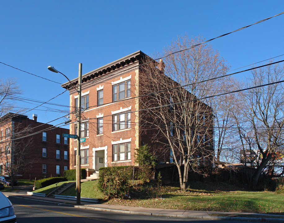 194-196 Hamilton St in Hartford, CT - Building Photo