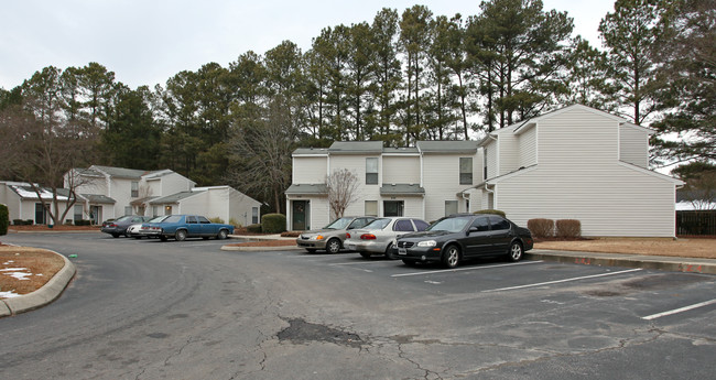 Southgate Village Apartments in Fuquay Varina, NC - Building Photo - Building Photo