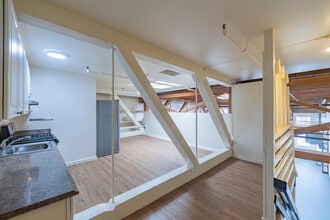 1050-1066 47th Ave in Oakland, CA - Foto de edificio - Interior Photo