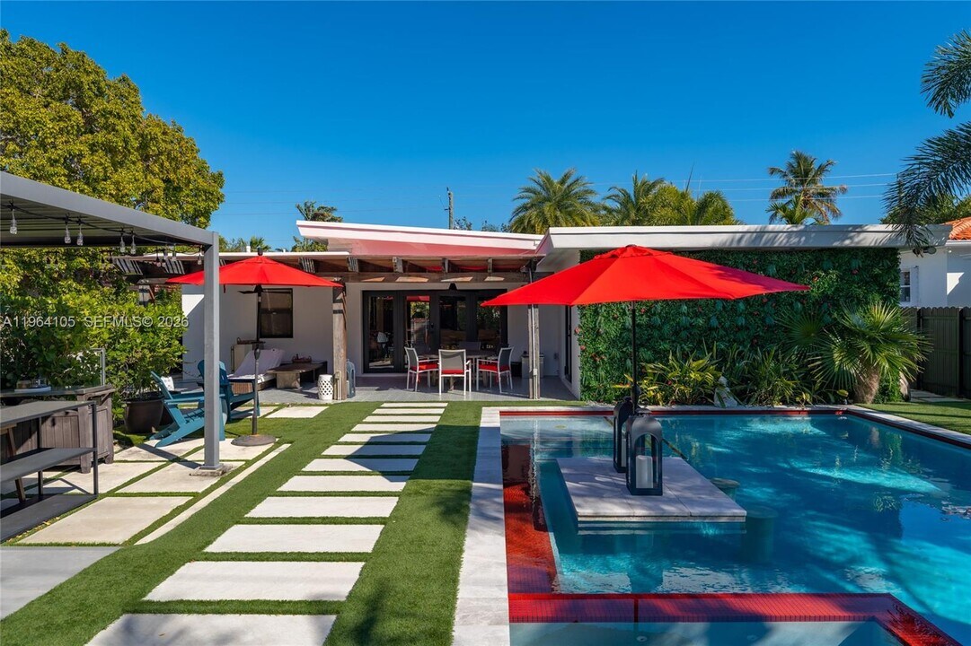 8030 Noremac Ave in Miami Beach, FL - Building Photo