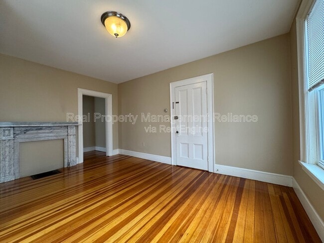 16 Franklin Pl in Beverly, MA - Building Photo - Building Photo