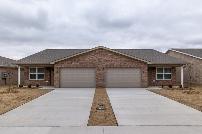 Mason Valley Townhomes in Bentonville, AR - Building Photo - Building Photo