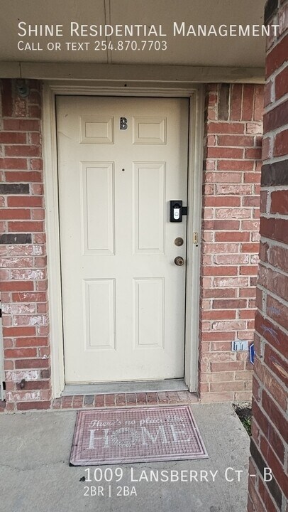 1009 Lansberry Ct-Unit -B in Killeen, TX - Building Photo