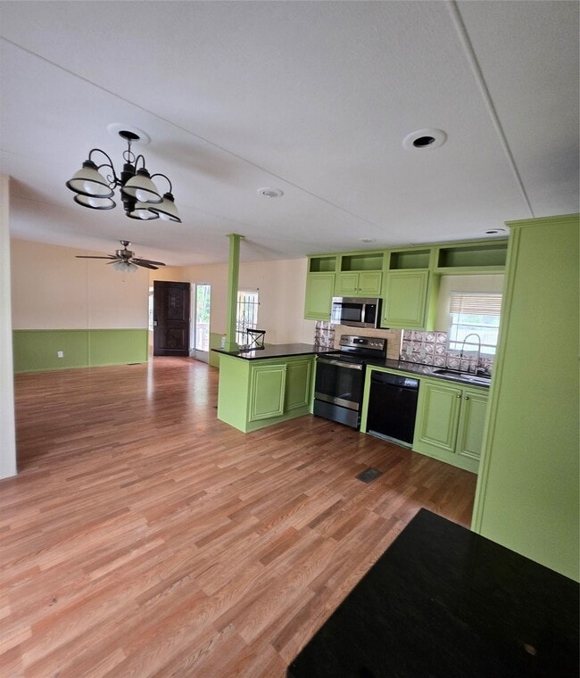 8779 Pin Oak Dr in Plantersville, TX - Building Photo - Building Photo