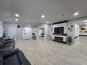 1228 Sandwick Dr in Pflugerville, TX - Building Photo - Building Photo