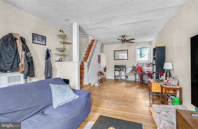 2343 E Huntingdon St in Philadelphia, PA - Building Photo - Building Photo