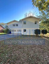 912 Fairmont Ave NW in Cleveland, TN - Building Photo