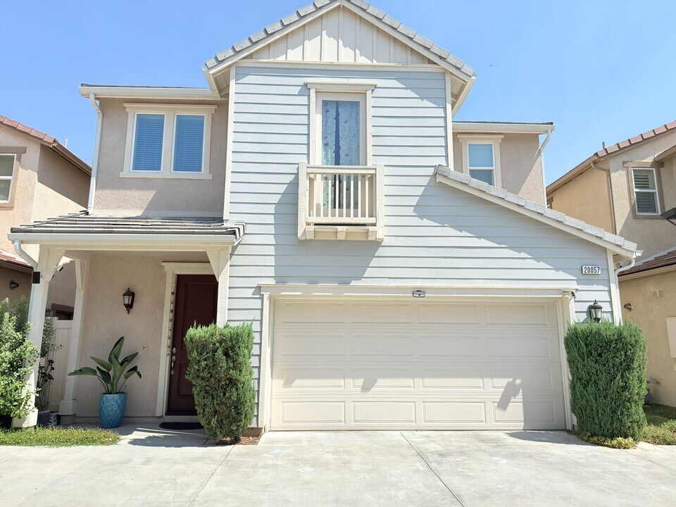 20057 Weeks Wy in Los Angeles, CA - Building Photo