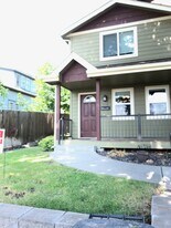 116 5th St in Cheney, WA - Building Photo