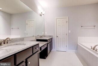17005 Bennett Wy in Poolesville, MD - Building Photo - Building Photo