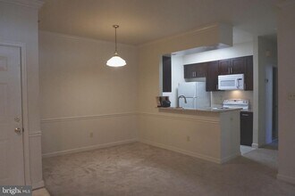 10824 Antigua Terrace in North Bethesda, MD - Building Photo - Building Photo