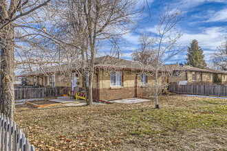 5290 W 24th Ave in Edgewater, CO - Foto de edificio - Building Photo