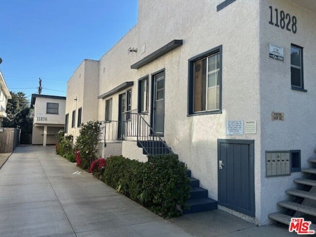 11826 Venice Blvd. in Los Angeles, CA - Building Photo - Building Photo