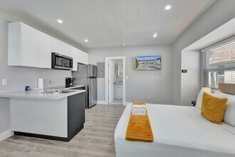 906 N Riverside Dr in Pompano Beach, FL - Building Photo - Building Photo