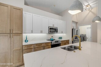 646 S Pine St in New Smyrna Beach, FL - Building Photo - Building Photo