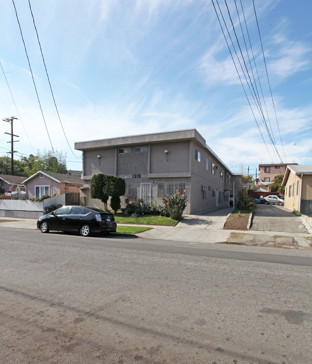 1315 Bates Ave in Los Angeles, CA - Foto de edificio