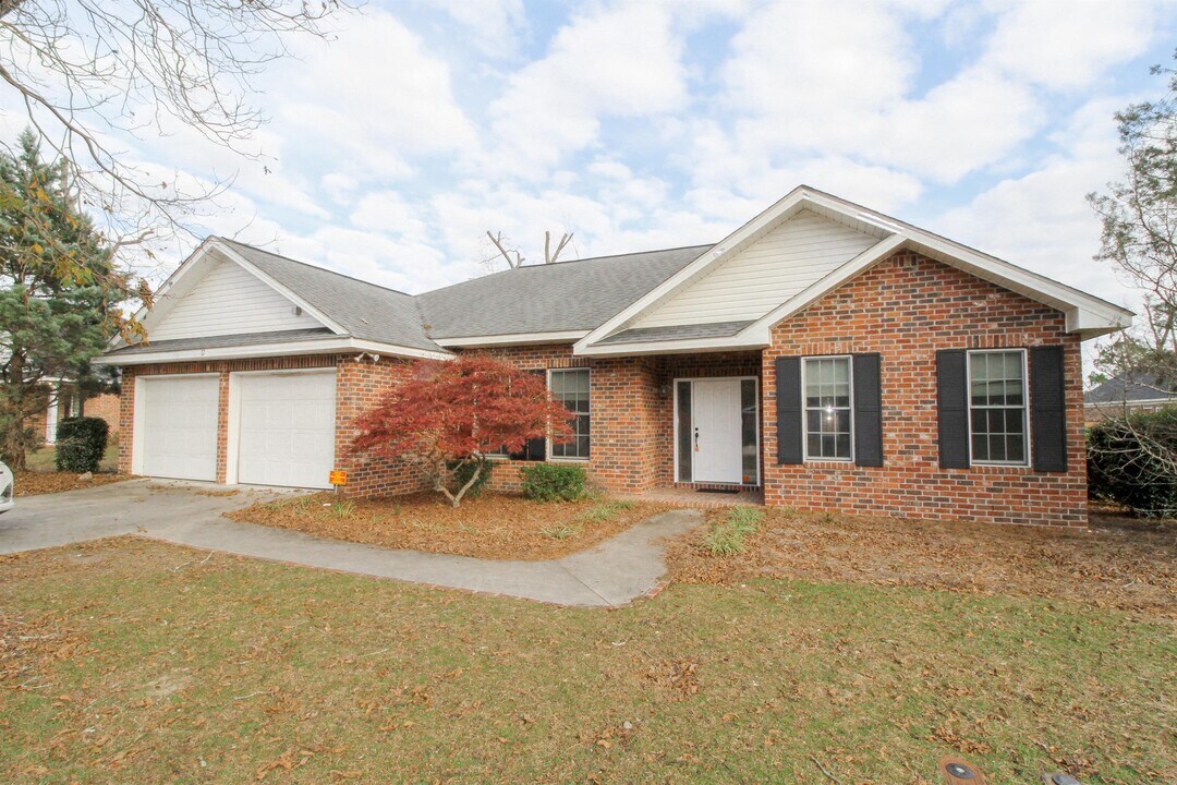 12 Grove Cir in Statesboro, GA - Building Photo