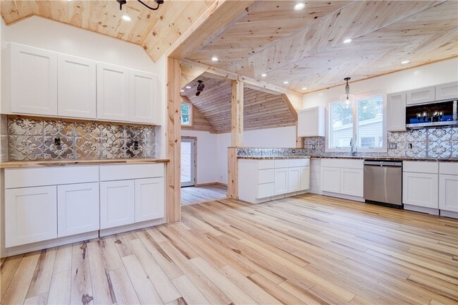 property at 413 Caroline St