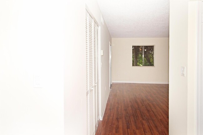 6074 Forest Hill Blvd, Unit 209 in West Palm Beach, FL - Building Photo - Building Photo