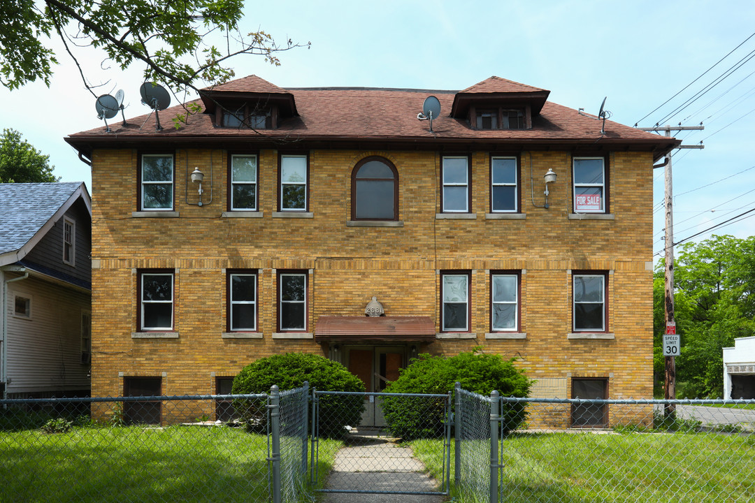 Lakewood Apartments in Detroit, MI - Building Photo