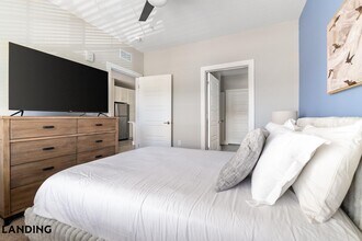 3060 Southcreek Blvd, Unit 10-207 in Orlando, FL - Building Photo - Building Photo