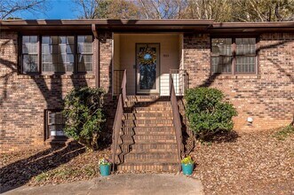 905 Tanglewood Trail in Woodstock, GA - Building Photo - Building Photo