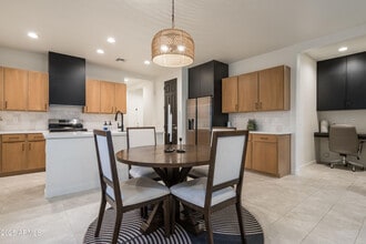 18365 W Ewers Dr in Surprise, AZ - Building Photo - Building Photo