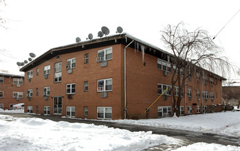 653-663 N Broad St in Elizabeth, NJ - Foto de edificio - Building Photo