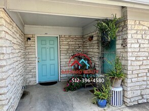 400 Craddock Ave in San Marcos, TX - Building Photo - Building Photo
