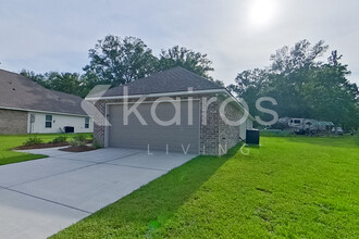 22877 Balsam Dr in Denham Springs, LA - Building Photo - Building Photo