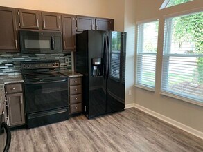 17733 Cedarbrook Dr in Westfield, IN - Foto de edificio - Building Photo