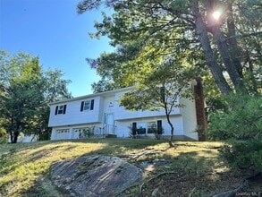 14 S Delaware Dr in Nyack, NY - Building Photo - Building Photo