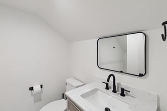 1133 E Henry St in Savannah, GA - Building Photo - Building Photo