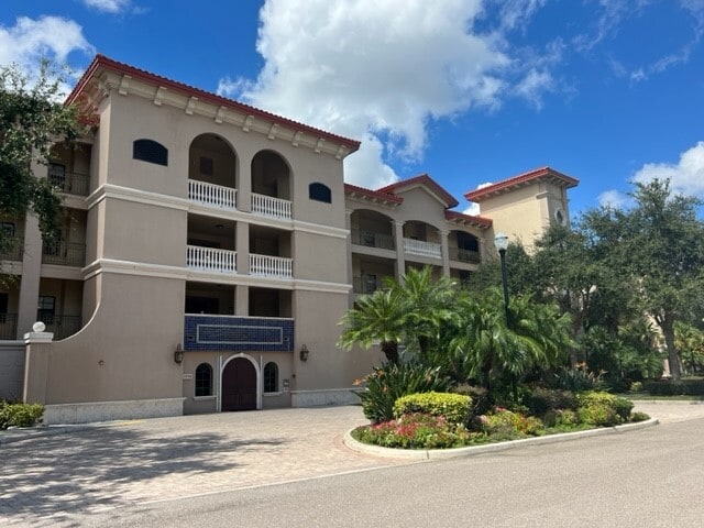 property at 7710 Lake Vista Ct