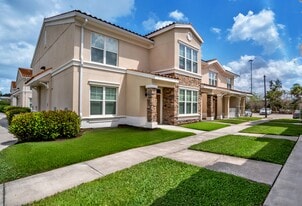 Courtyards at Estero in Estero, FL - Building Photo