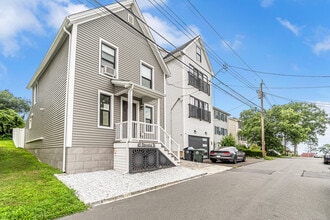 45 Stevens St in Milford, CT - Building Photo - Building Photo