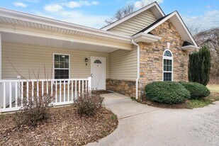 5 Pine Cone Ln in Granite Falls, NC - Building Photo