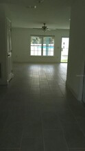 106 Sparrow Ct in Poinciana, FL - Building Photo - Building Photo