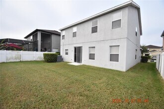 8806 Cameron Crest Dr in Tampa, FL - Building Photo - Building Photo