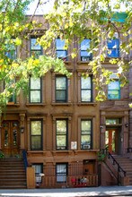 160 W 130th St in New York, NY - Foto de edificio - Building Photo