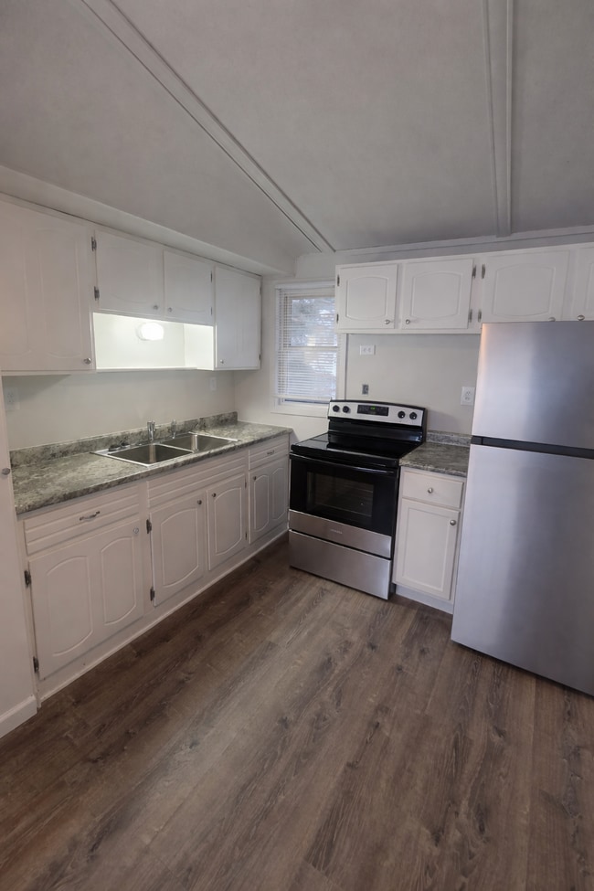 6003 Burns St, Unit 4