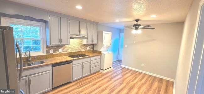 125 Oakview Dr SE in Leesburg, VA - Building Photo - Building Photo