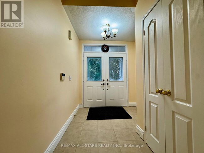 26 Belgrave Square in Markham, ON - Building Photo - Building Photo