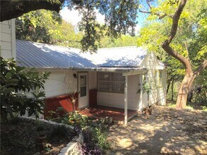 1124 Reagan Terrace in Austin, TX - Foto de edificio - Building Photo