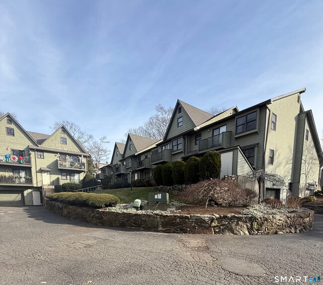 462 Glendale Ave in Bridgeport, CT - Building Photo - Building Photo